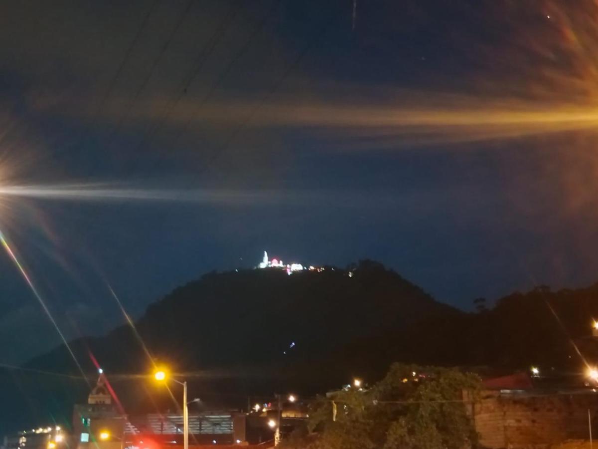 Casa De Lourdes - La Candelaria ボゴタ エクステリア 写真