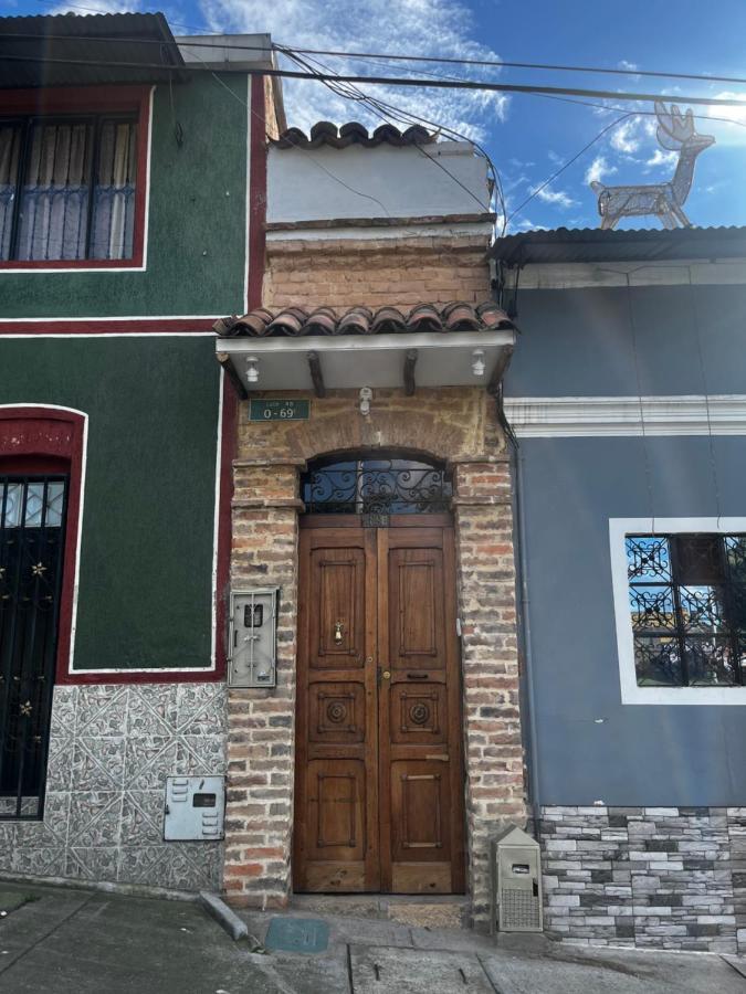 Casa De Lourdes - La Candelaria ボゴタ エクステリア 写真